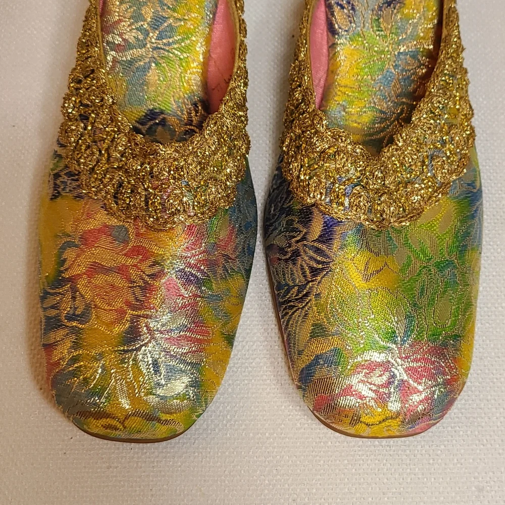 Vintage 1960's Oophies brocade slippers * gold multicolor * 7.5 N - Picture 6 of 11